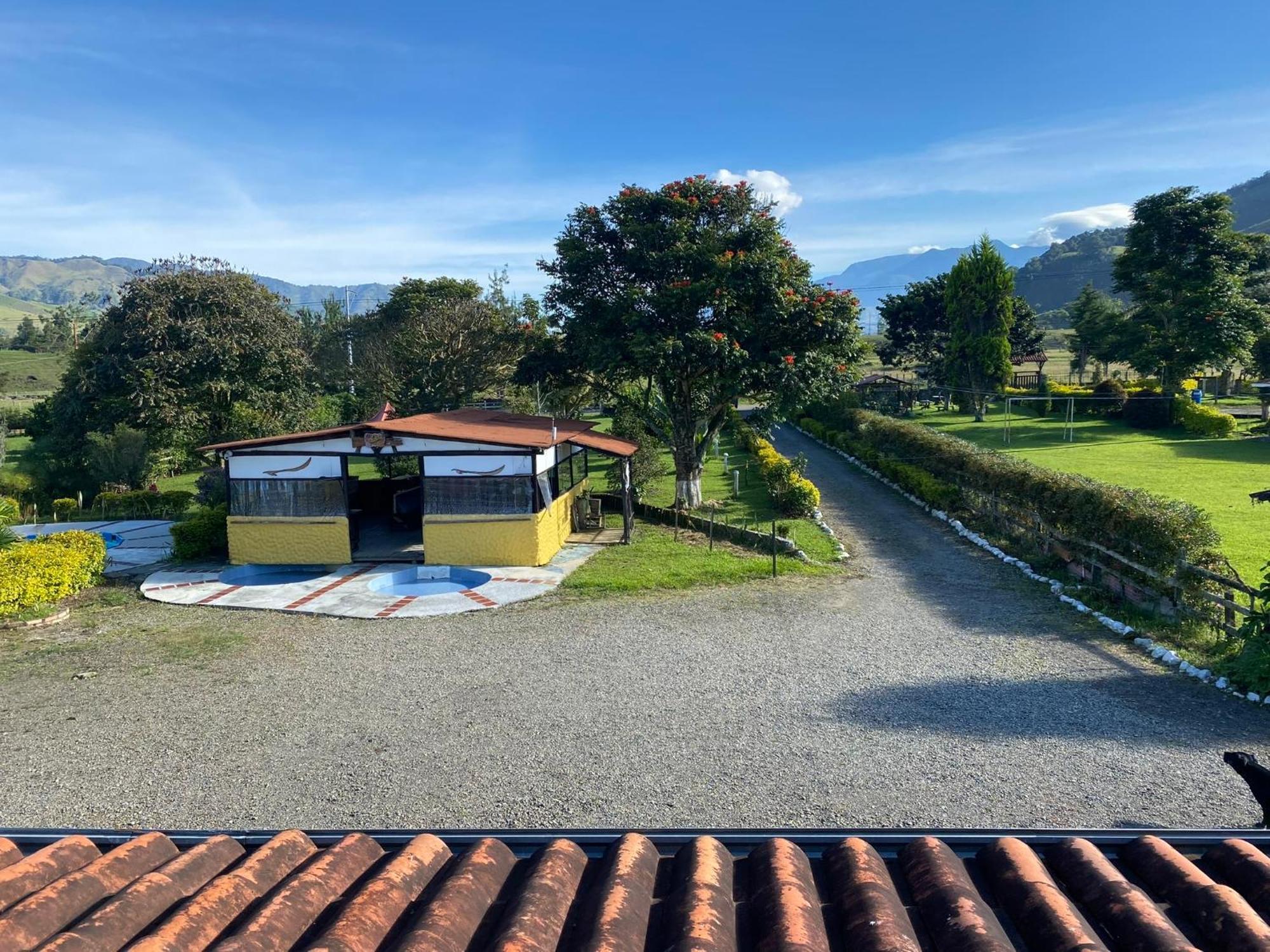 Finca Hotel Paraiso Urrao エクステリア 写真