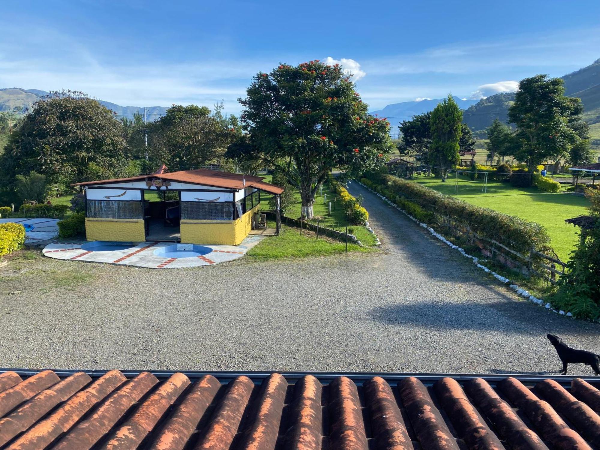 Finca Hotel Paraiso Urrao エクステリア 写真