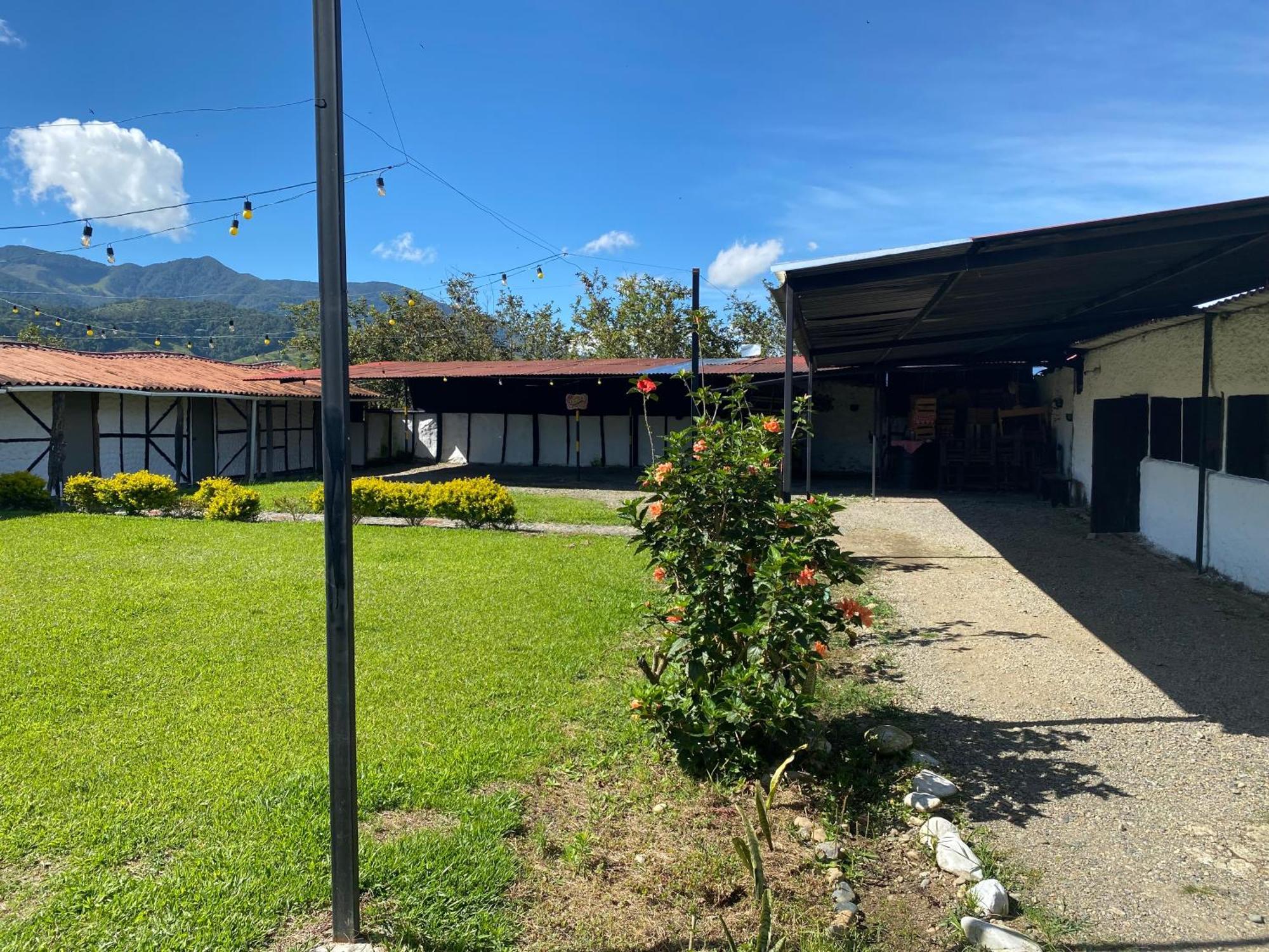Finca Hotel Paraiso Urrao エクステリア 写真